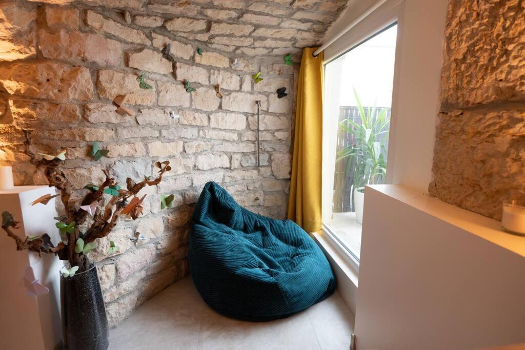 ディジョンLa Grotte Bourguignonne, Terrasse Exterieureアパートメント エクステリア 写真