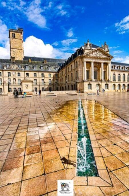 ディジョンLa Grotte Bourguignonne, Terrasse Exterieureアパートメント エクステリア 写真